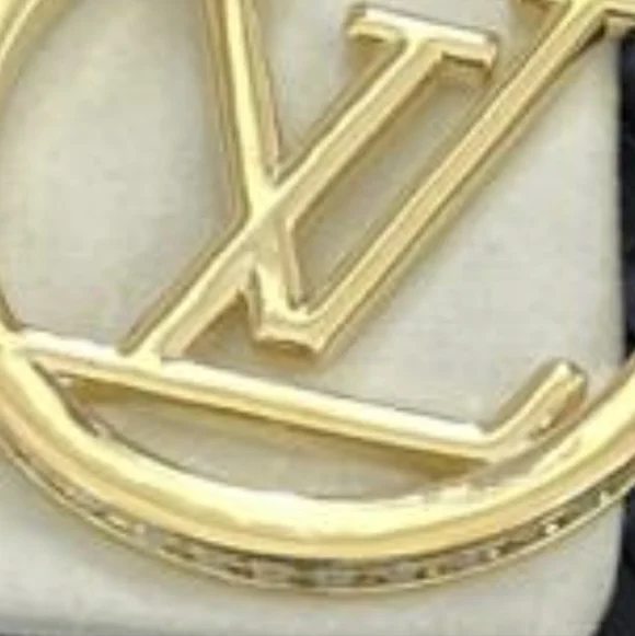 Louis Vuitton Gold Logo Pearl  Hoop Earrings NEW RARE - Picture 16 of 16